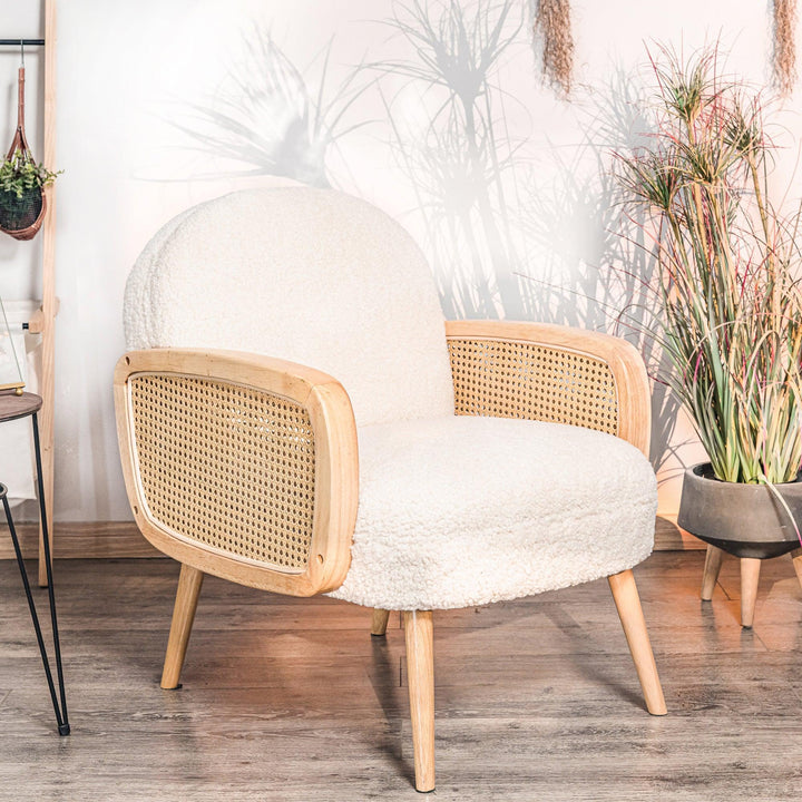 Fauteuil de salon en bois massif et cannage blanc