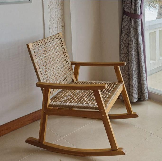 Rocking chair en acacia massif et corde