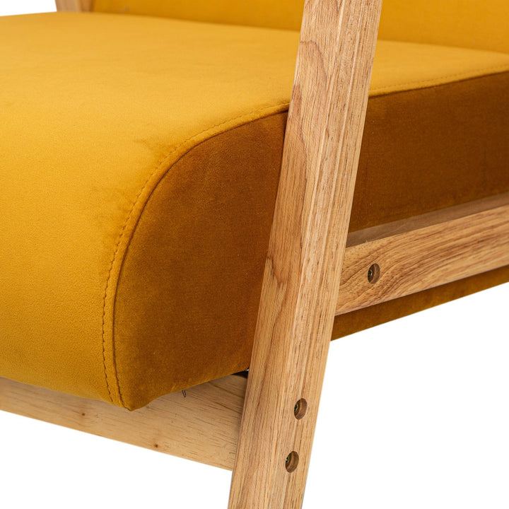 Fauteuil de salon en bois massif et velours jaune moutarde