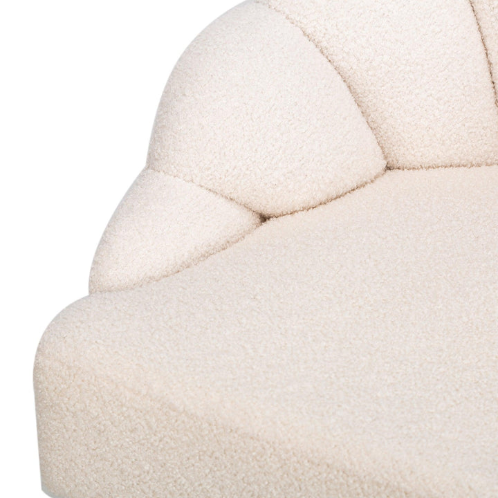 Fauteuil retro en métal et bouclettes blanches